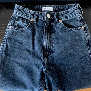 ZARA MOM FIT JEANS DARK NAVY SIZE: USA 0